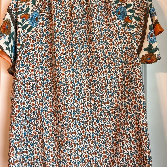 SHEIN VCAY ditsy floral blouse - Picture 2 of 2